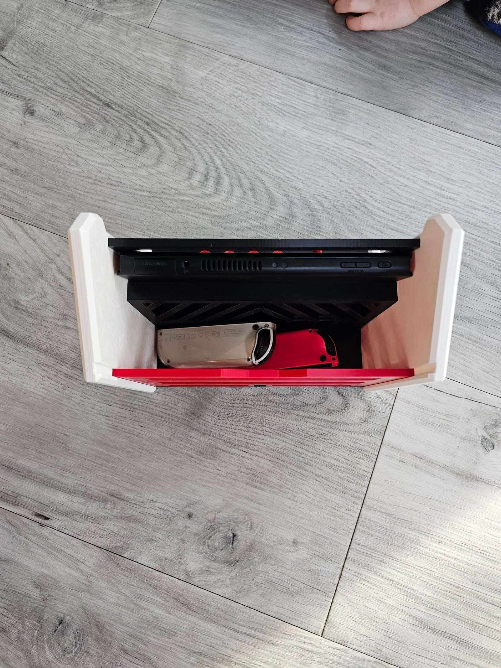 3D Printed Switch Dock: Nostalgic Gaming Console Stand - Image 6